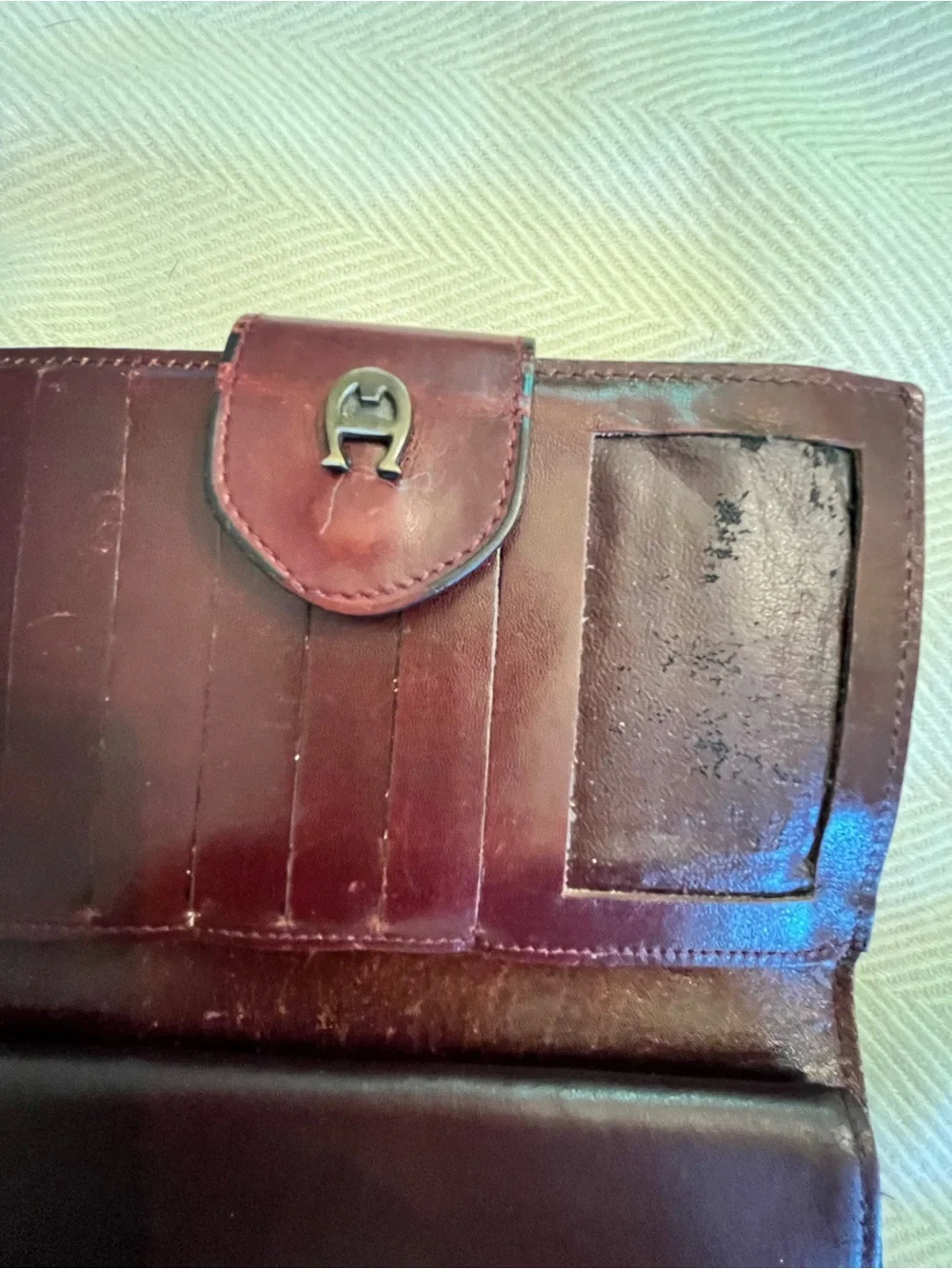 vintage etienne aigner Burgundy Bi-fold wallet And Checkbook Cover 7 In X 4 In